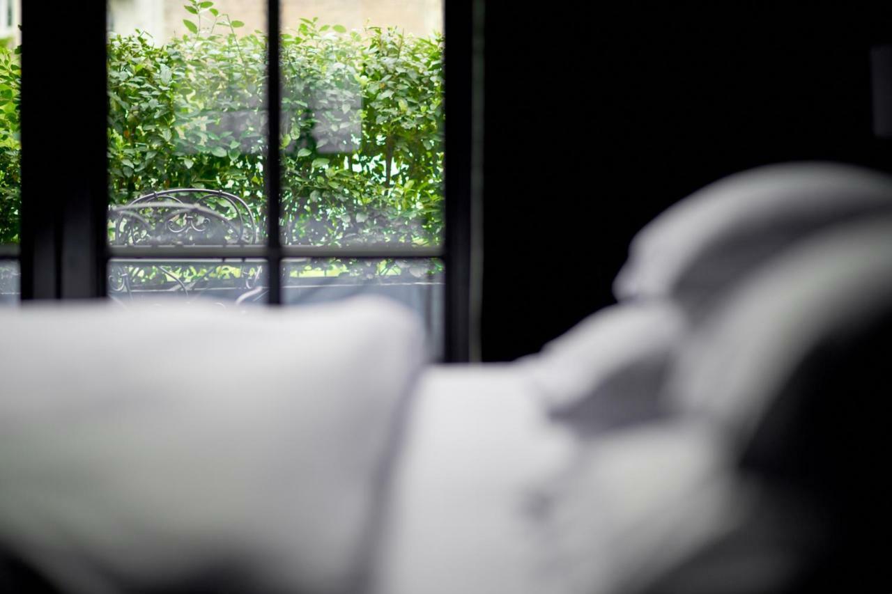 Hotel Odette En Ville Ixelles Bagian luar foto